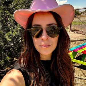 Meet your Posher, Carly